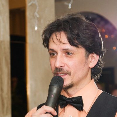 Ведущий, артист Вербицкий Виктор